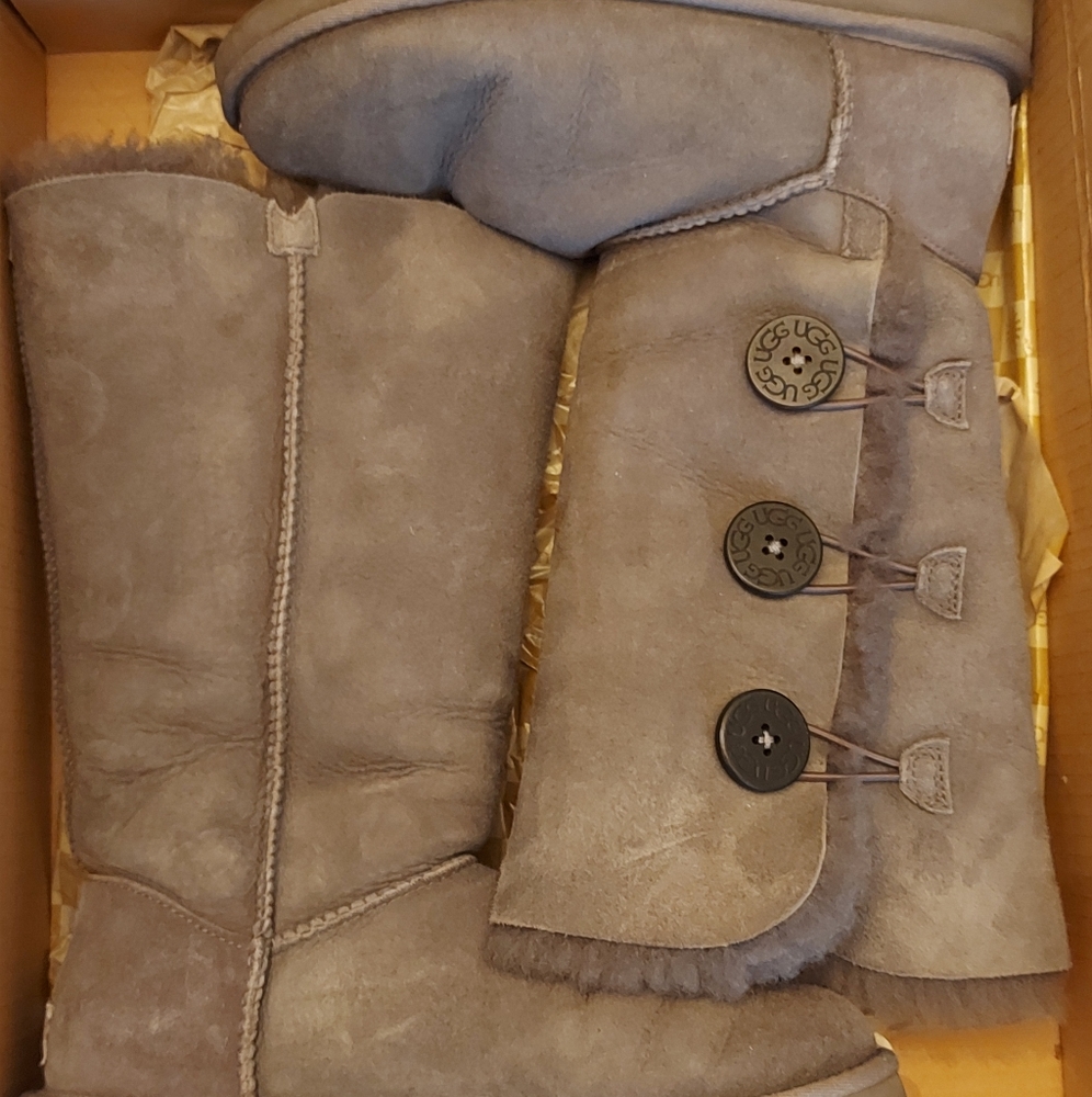UGG  W Bailey Button Triplet Grey boots